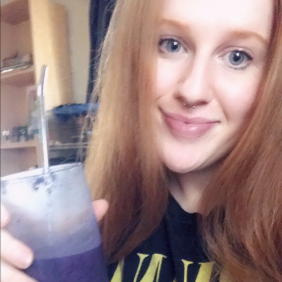 Meet your Posher, Amanda - Picture 5 of 8